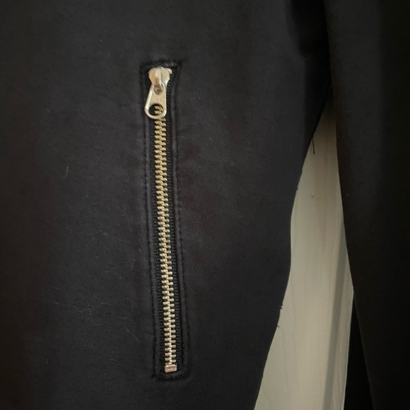 TNA- M size black sweat jacket. Many pockets - Picture 5 of 8